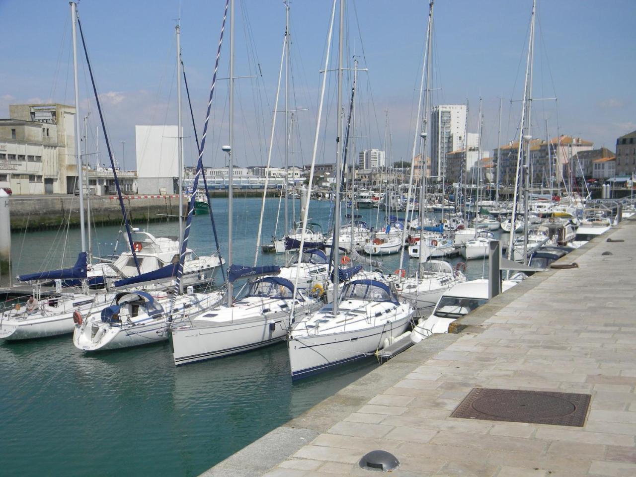 Hotel Sables D'O Et Son Restaurant Le 16 Bis Les Sables-d'Olonne Bagian luar foto